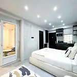 Urban Flat 11 - Studio Wagram Pereire