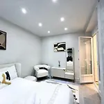 Urban Flat 11 - Studio Wagram Pereire